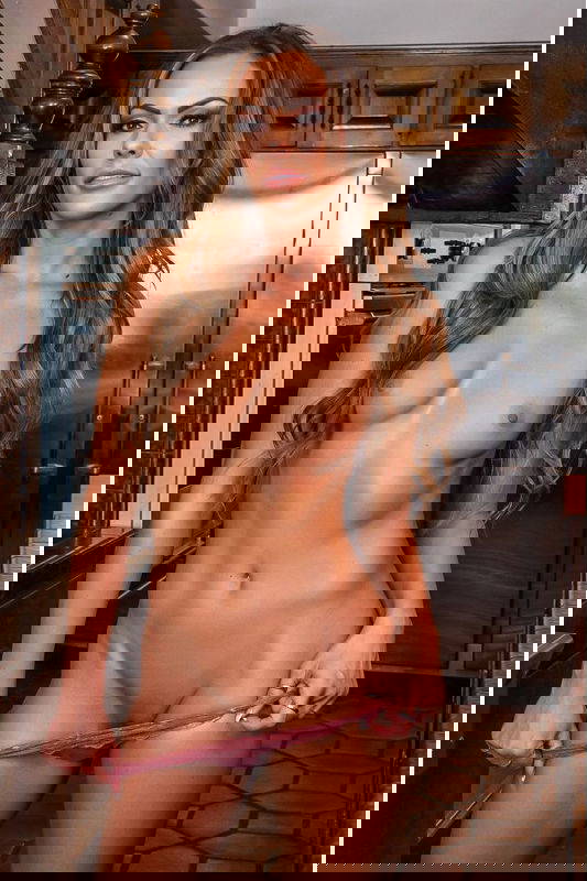 Aila Donovan - VR Porn Model