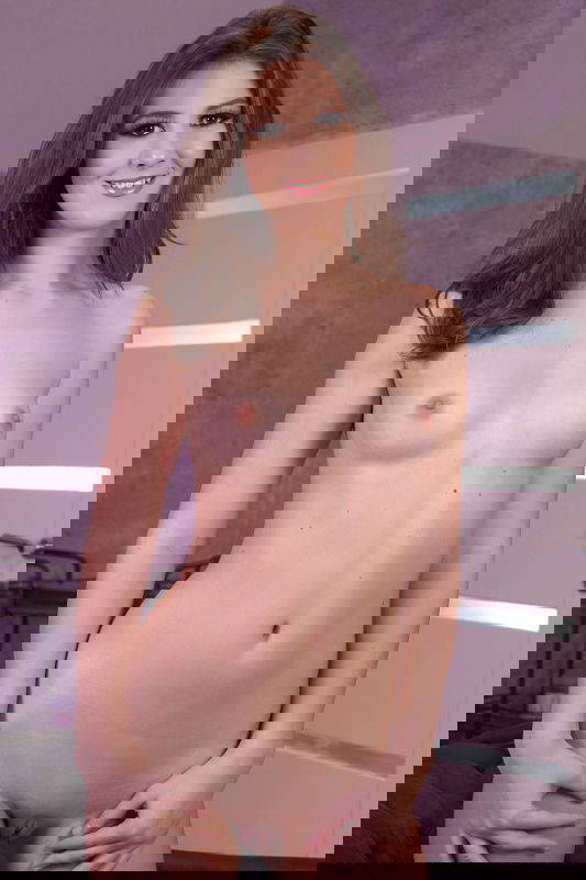 Alessandra Amore - VR Porn Model