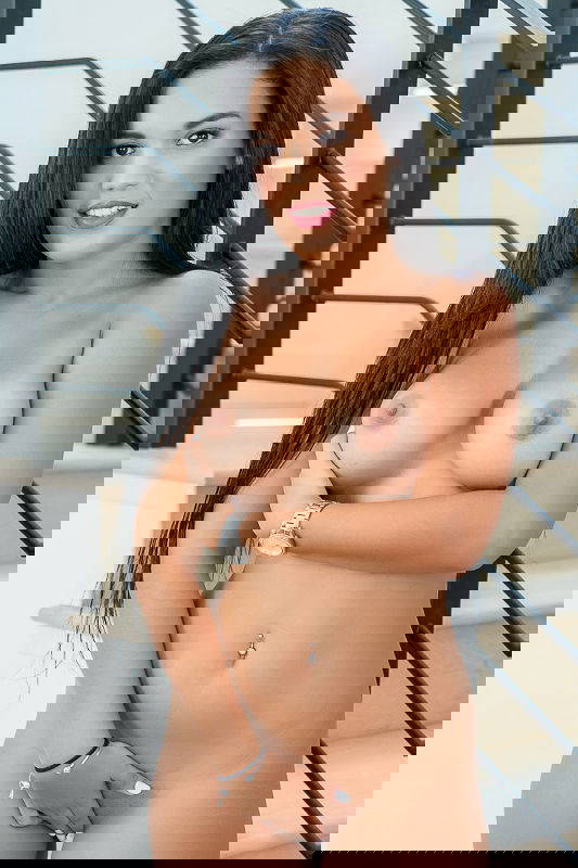 Alina Belle - VR Porn Model