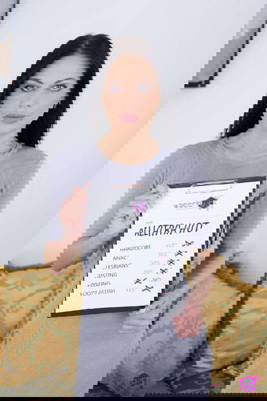 Allatra Hot - VR Porn Model