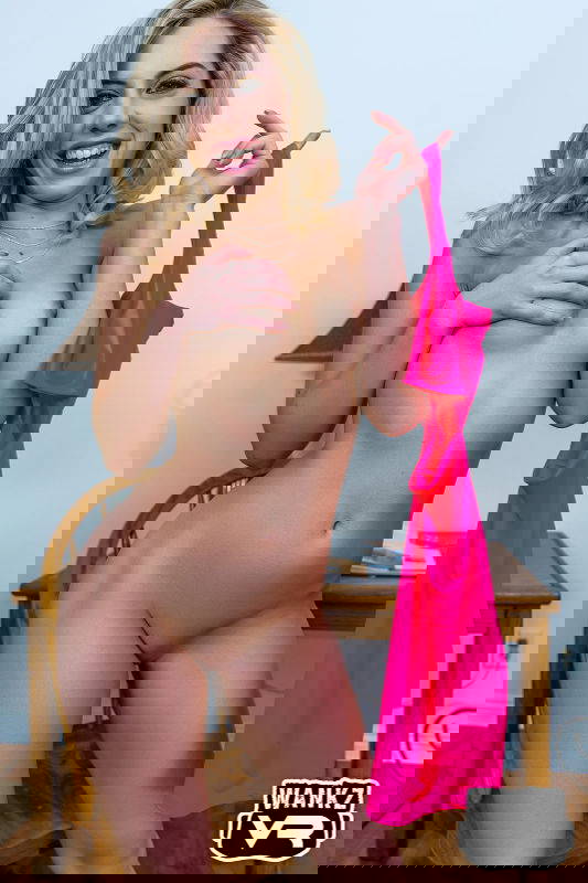 Allie Nicole - VR Porn Model