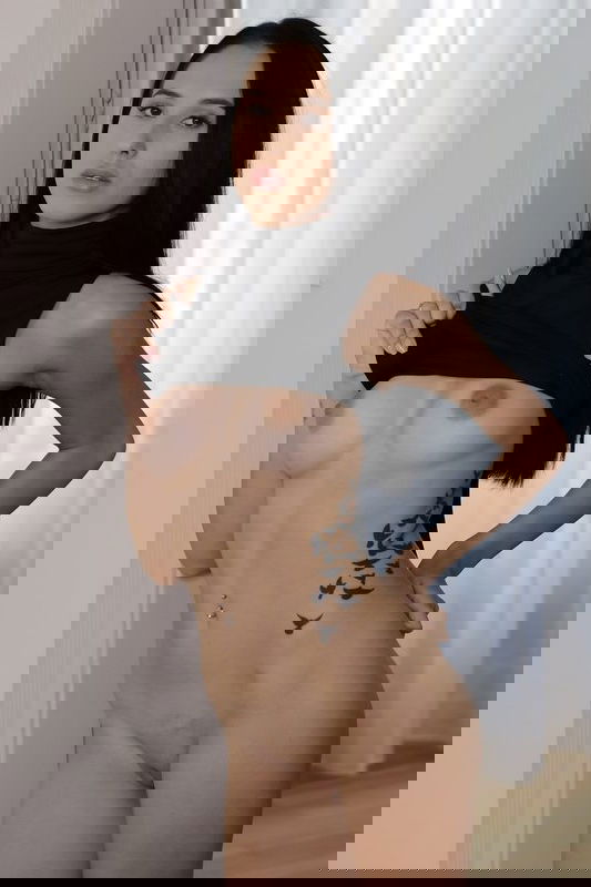 Alyssa Bounty - VR Porn Model