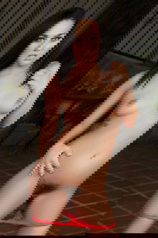 Amara Romani - VR Porn Model