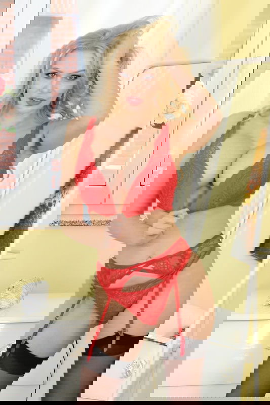 Amber Jayne - VR Porn Model