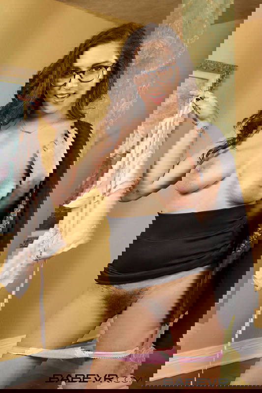 April O'Neil - VR Porn Model