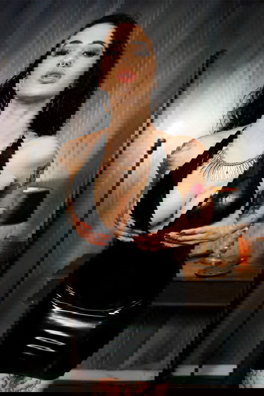 Arabelle Raphael - VR Porn Model