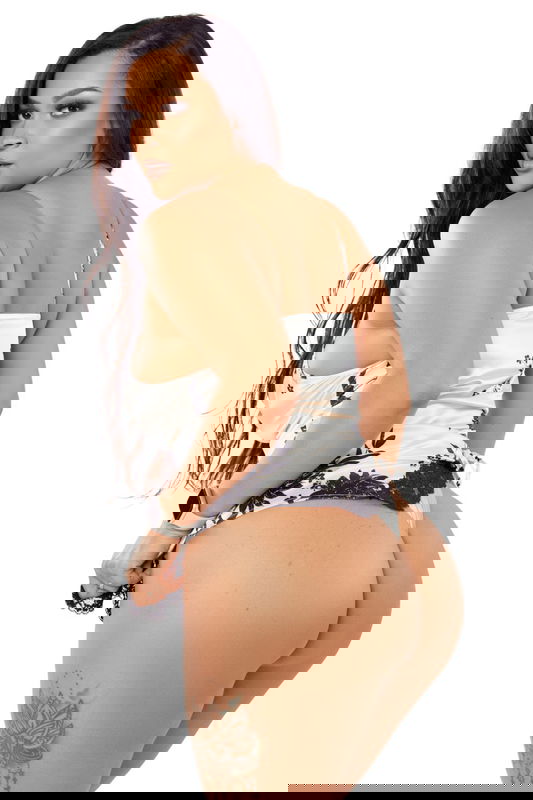 Ashlyn Peaks - VR Porn Model