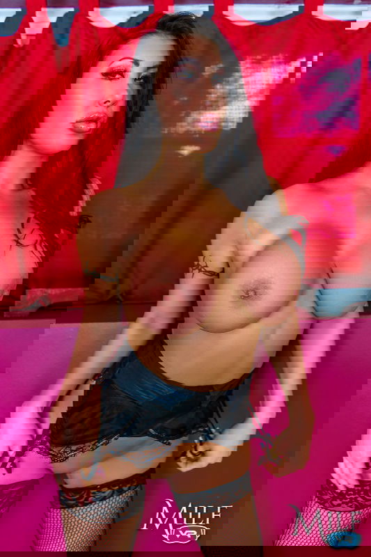 August Taylor - VR Porn Model