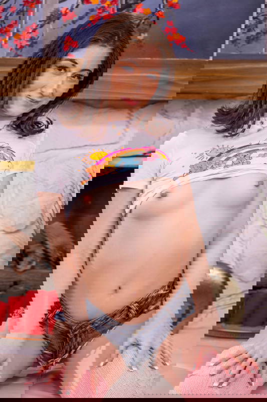 Ava Davis - VR Porn Model