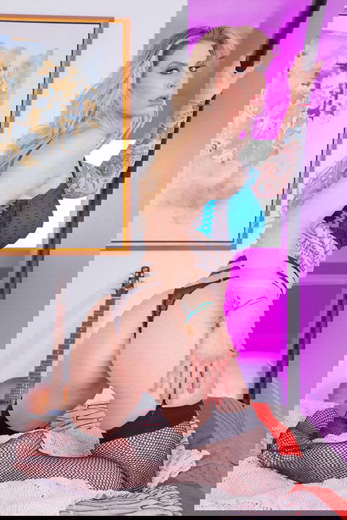 Brooke Banner - VR Porn Model