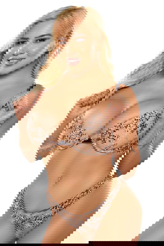 Caitlin Bell - VR Porn Model