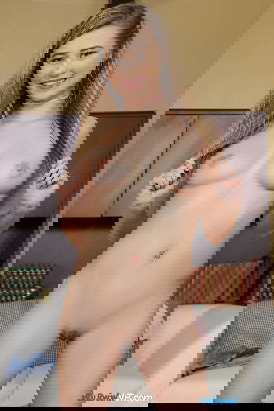 Carolina Sweets - VR Porn Model