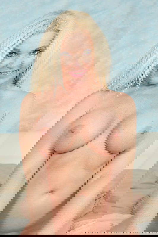 Casey Szilvia - VR Porn Model