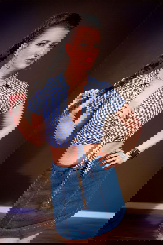 Cherry Torn - VR Porn Model