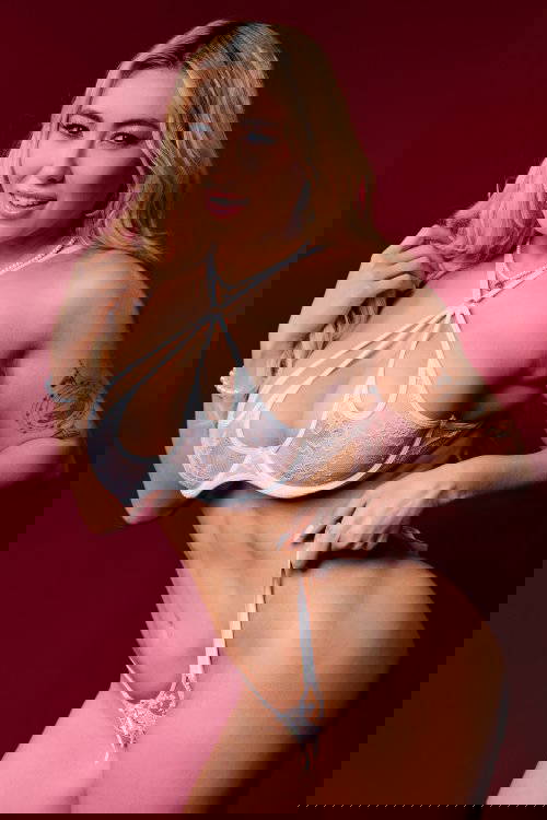 Cyber Doll - VR Porn Model