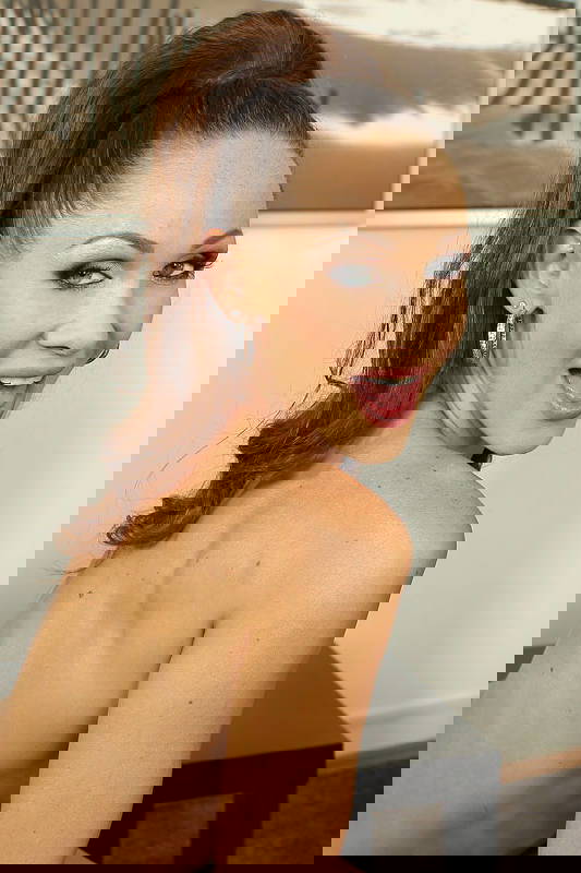 Cynthia Vellons - VR Porn Model