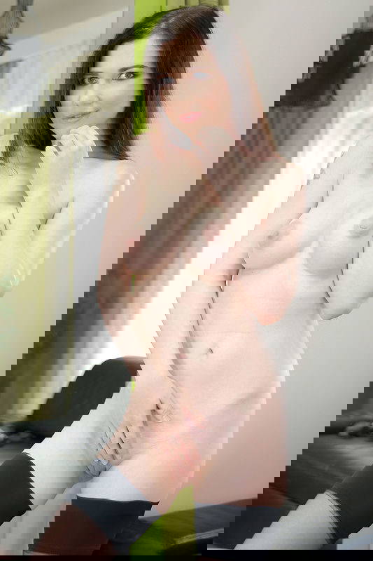 Daphne Angel - VR Porn Model