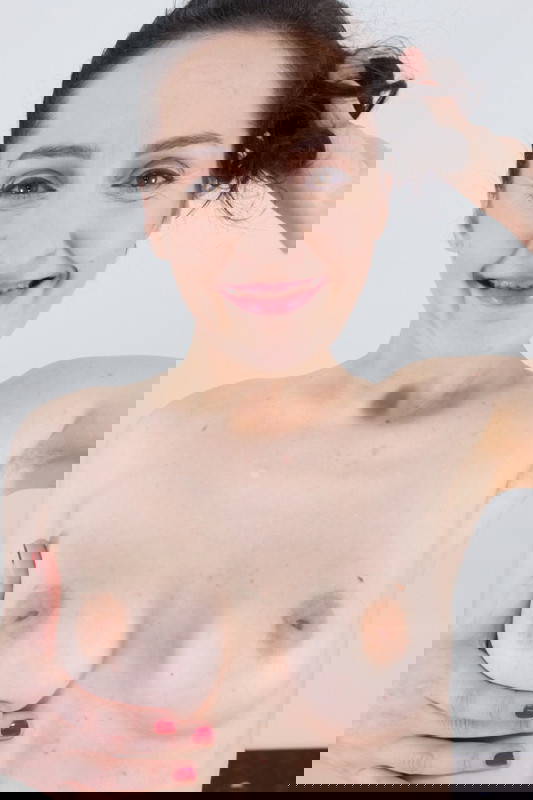 Di Devi - VR Porn Model