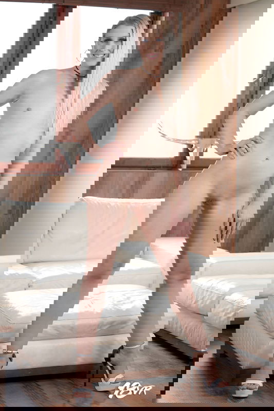 Diane Chrystall - VR Porn Model