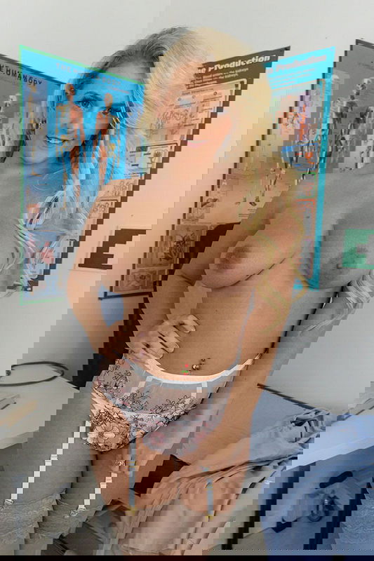 Dolly P - VR Porn Model