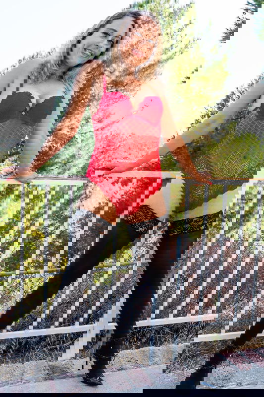 Elle McRae - VR Porn Model