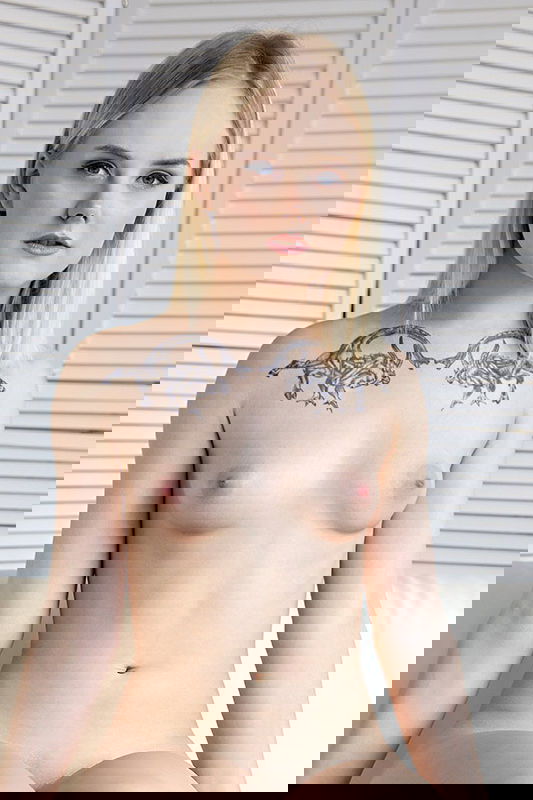 Emily Cutie - VR Porn Model