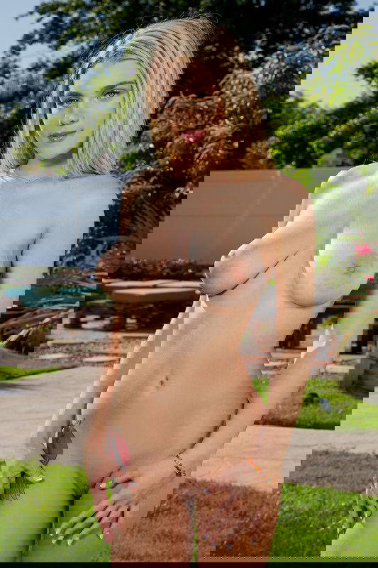 Gabbie Carter - VR Porn Model