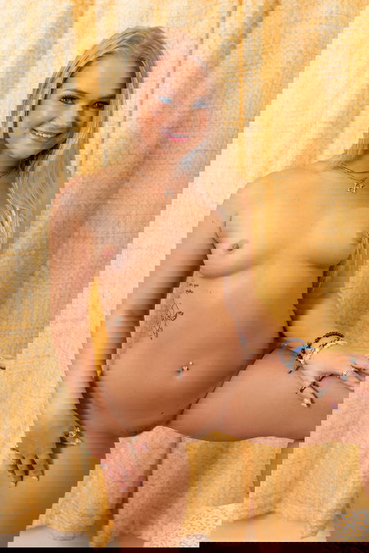 Harley King - VR Porn Model