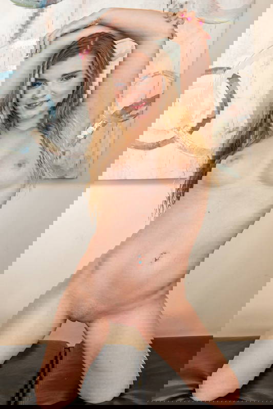 Harlow West - VR Porn Model