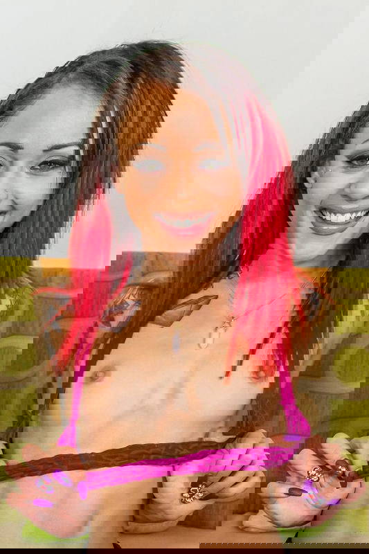 Holly Hendrix - VR Porn Model