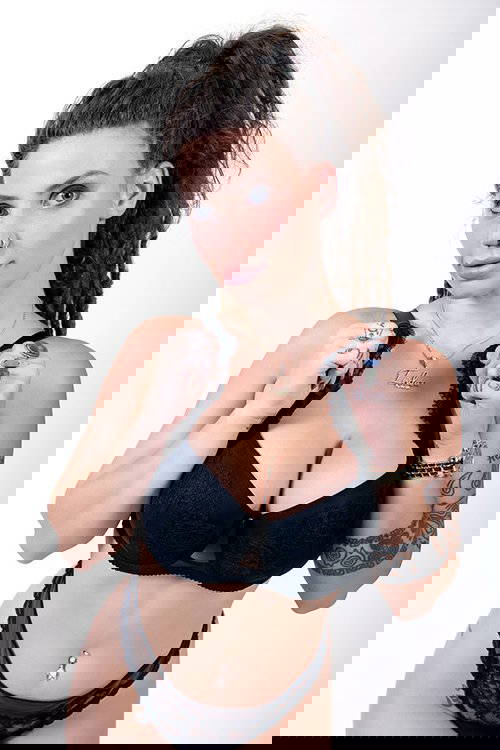 Indica Flower - VR Porn Model