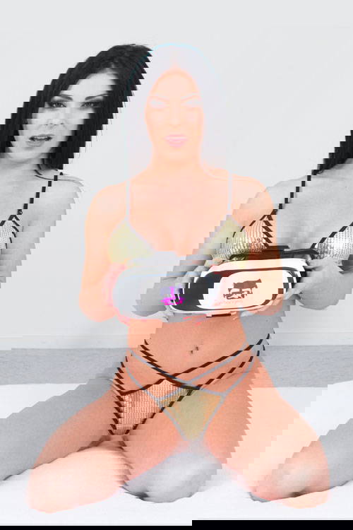 Inna Innaki - VR Porn Model