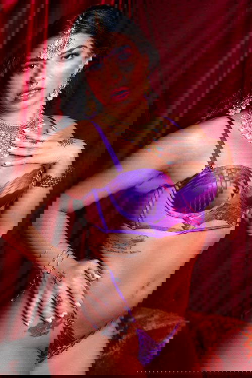 Jasmine Sherni - VR Porn Model