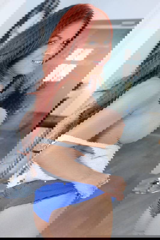 Jennifer Keelings - VR Porn Model