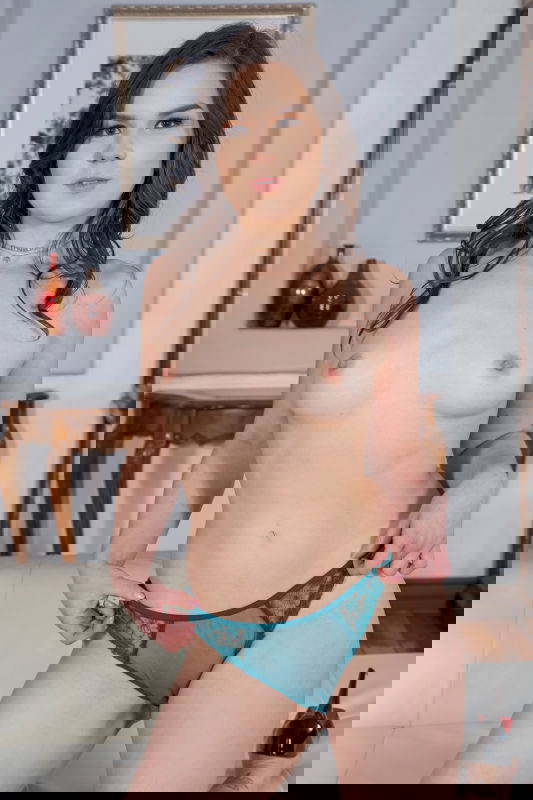 Juliette March - VR Porn Model