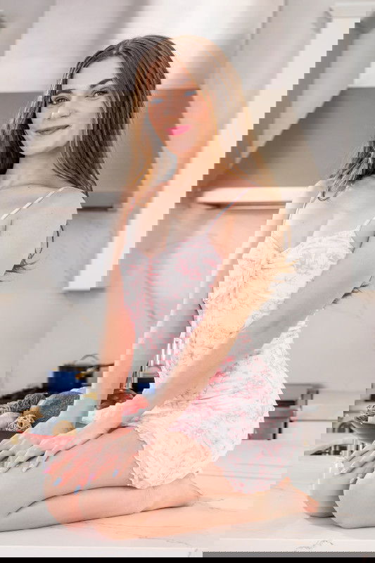 Juniper Ren - VR Porn Model