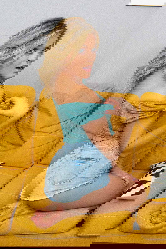 Katie Kush - VR Porn Model