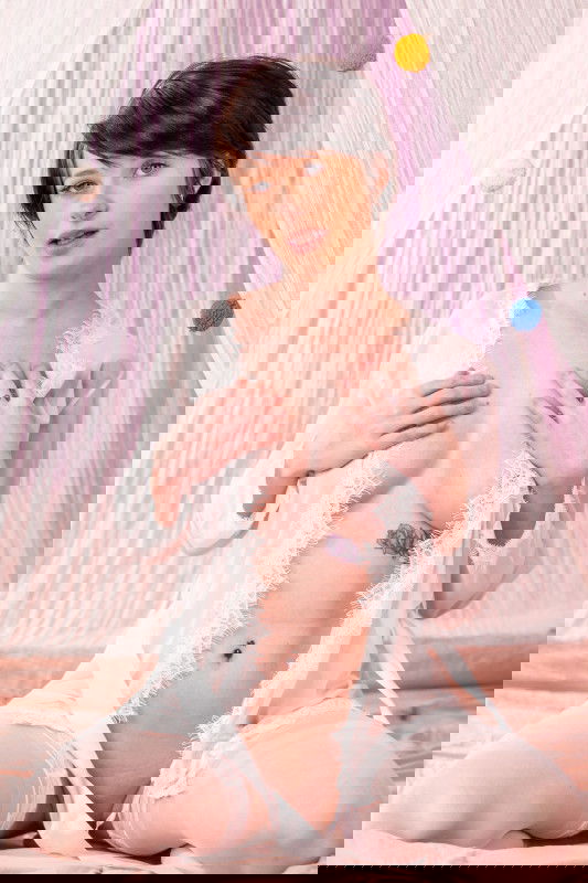 Kitty Lynn - VR Porn Model