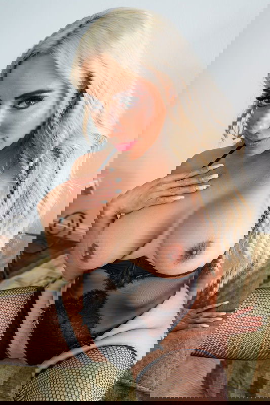 Kylie Kingston - VR Porn Model