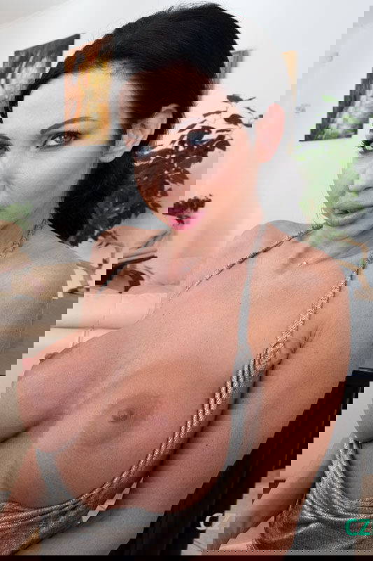 Laura Fiorentino - VR Porn Model