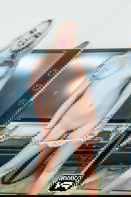 Layla Love - VR Porn Model