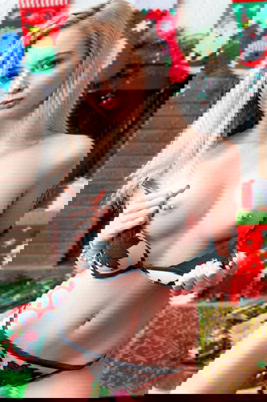 Lexi Lore - VR Porn Model