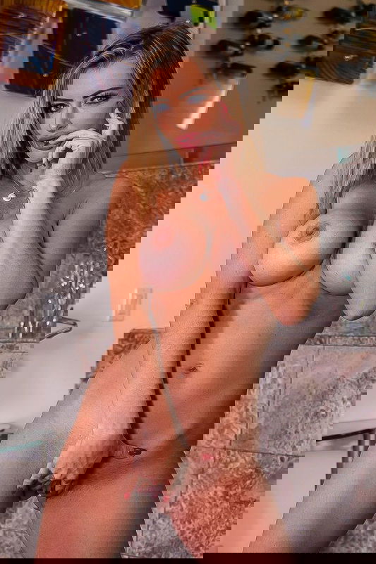 Linzee Ryder - VR Porn Model