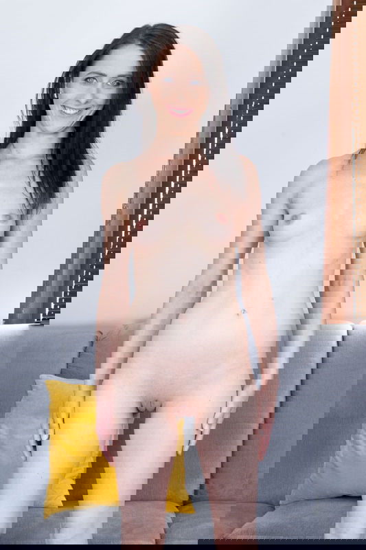 Lola Black - VR Porn Model