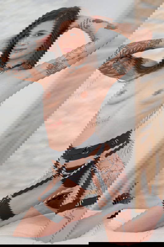 Luna Lovely - VR Porn Model