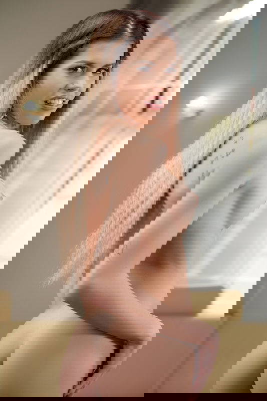 Macarena Lewis - VR Porn Model