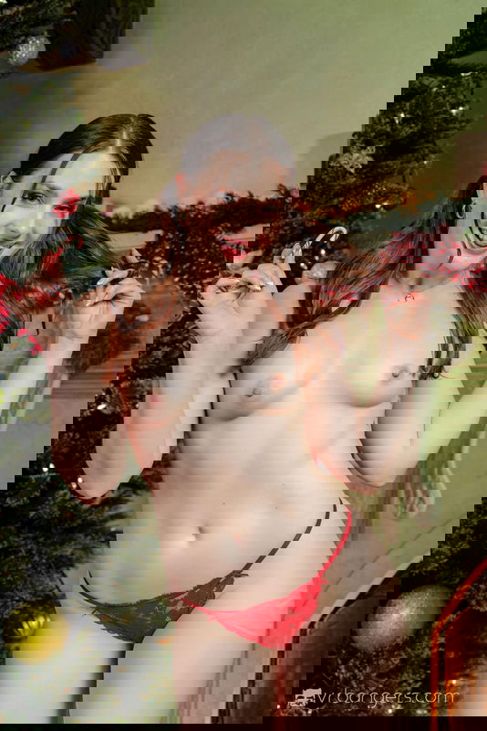 Maddie Wren - VR Porn Model