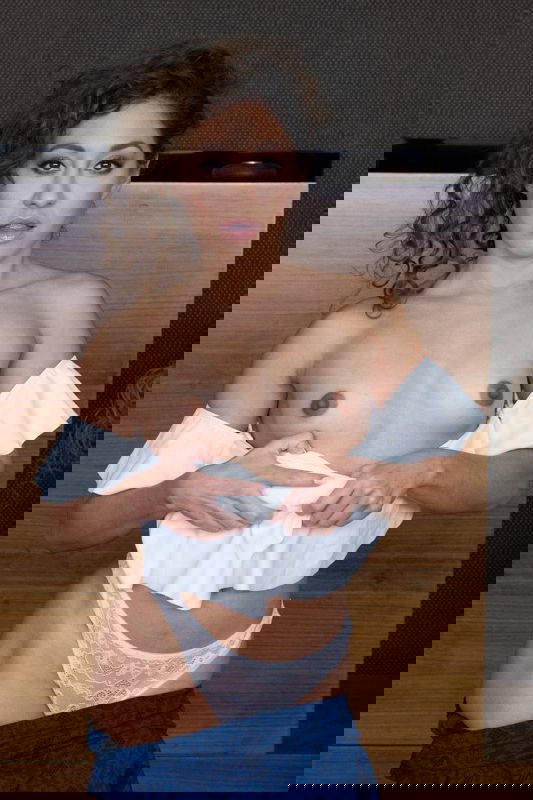 Melody Petite - VR Porn Model