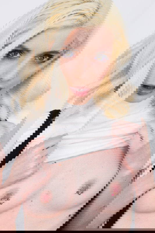 Mia Casanova - VR Porn Model