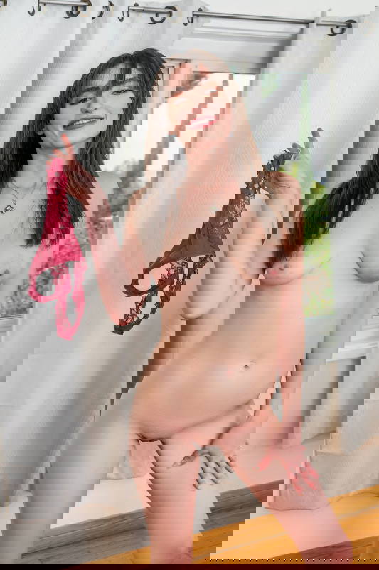 Mia Taylor - VR Porn Model